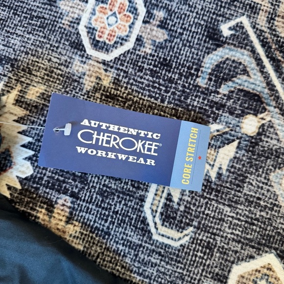 NWT Cherokee Women’s Core Stretch Scrub Top in Pewter Gray Size Medium - Picture 12 of 15